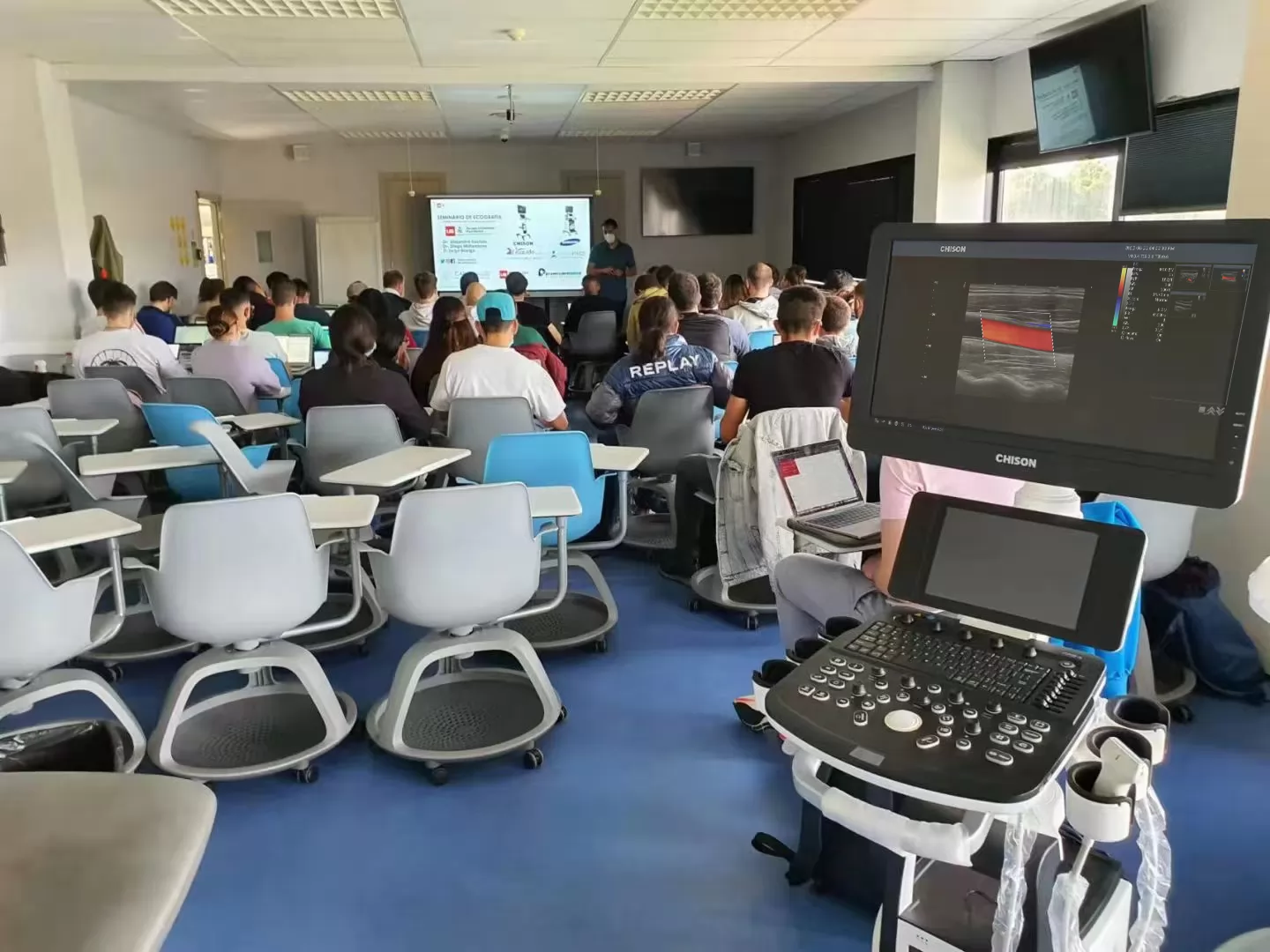 Our portable ultrasound equipment is well suited for arterial accesses that do not have a line like PICC lines and midline catheters. 