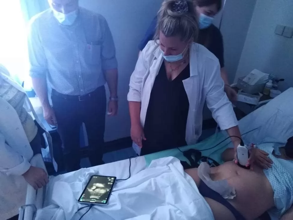 Handheld ultrasound for time-sensitive fetal ultrasound images Handheld ultrasound devices are small, convenient, and lightweight.